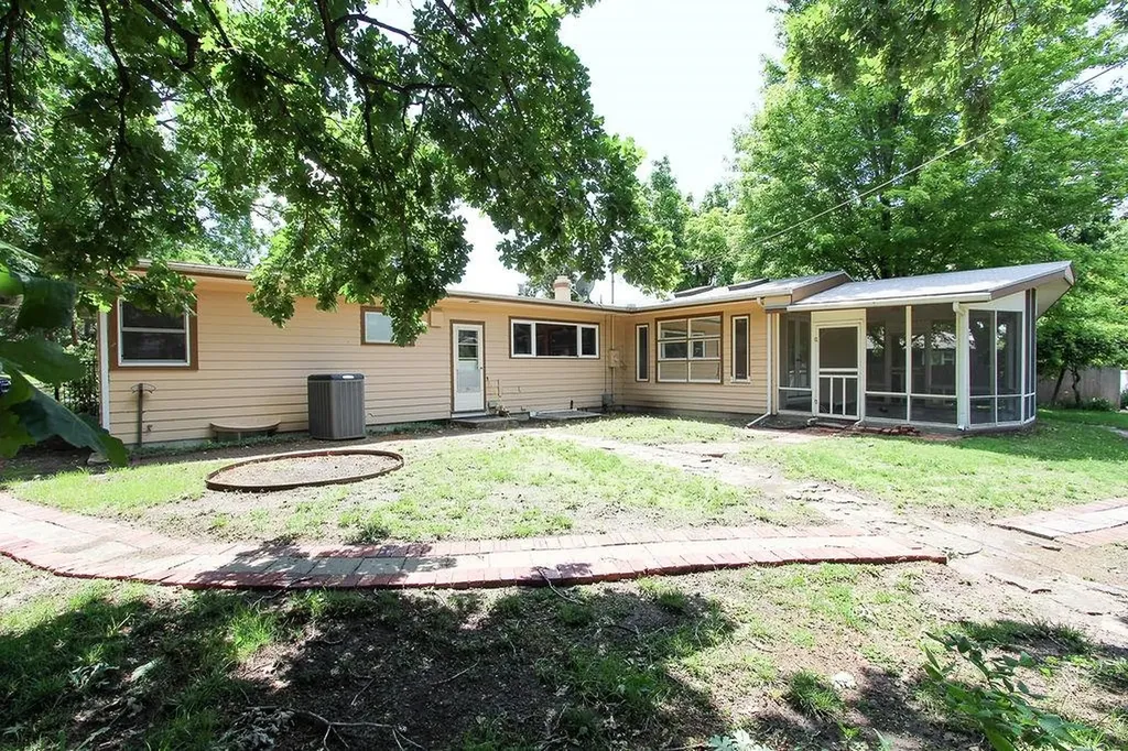 4 Cedar Drive Newton KS 67114