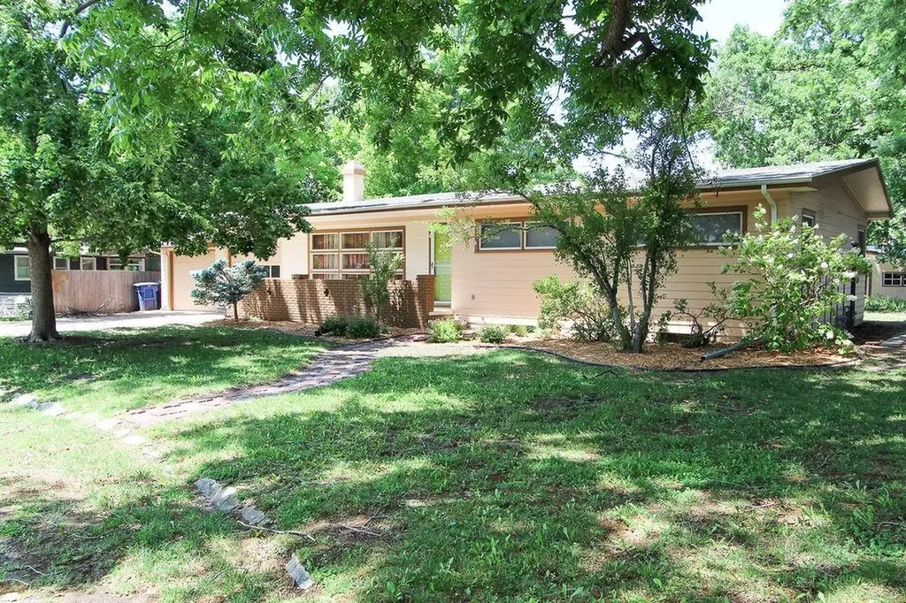 4 Cedar Drive Newton KS 67114