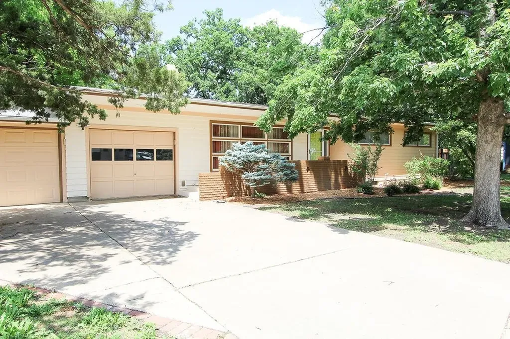 4 Cedar Drive Newton KS 67114