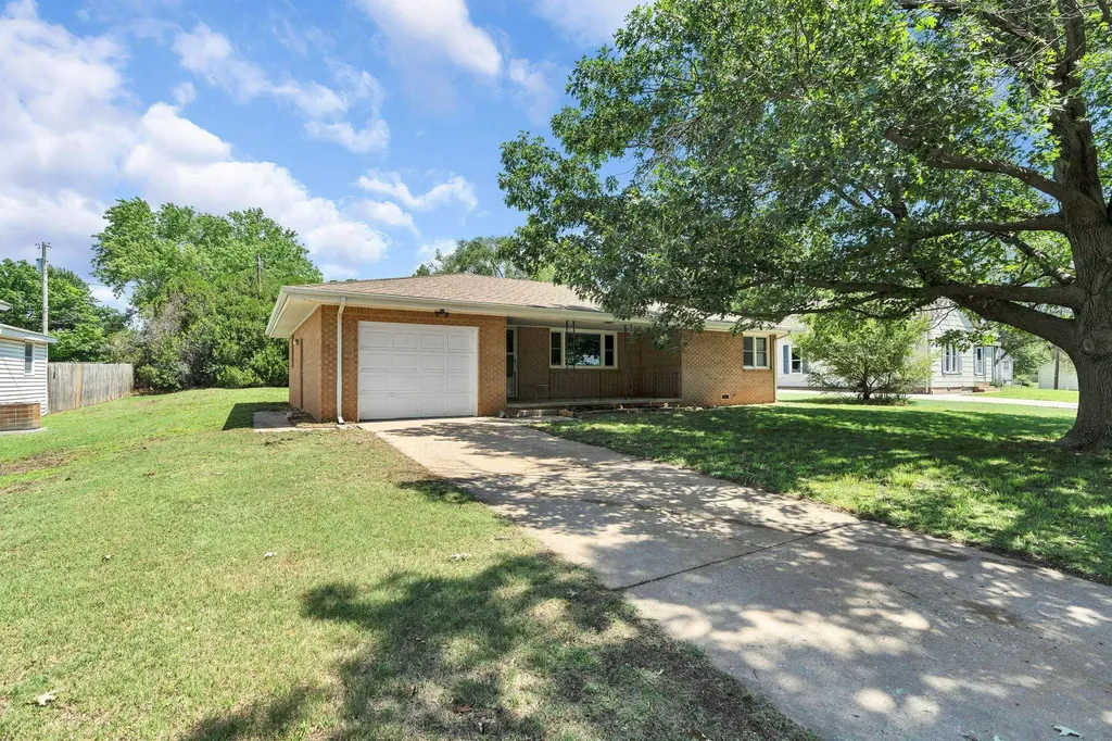 152 W Wallace Street Kingman KS 67068