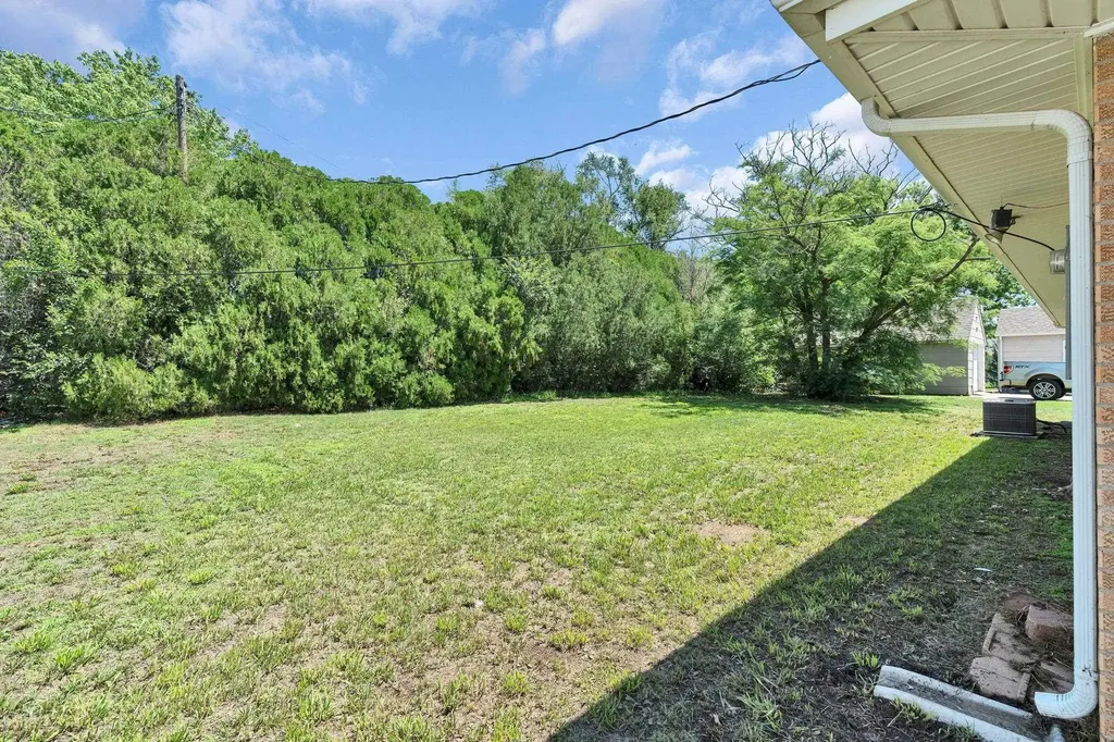 152 W Wallace Street Kingman KS 67068