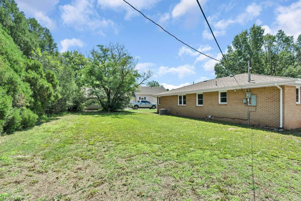 152 W Wallace Street Kingman KS 67068