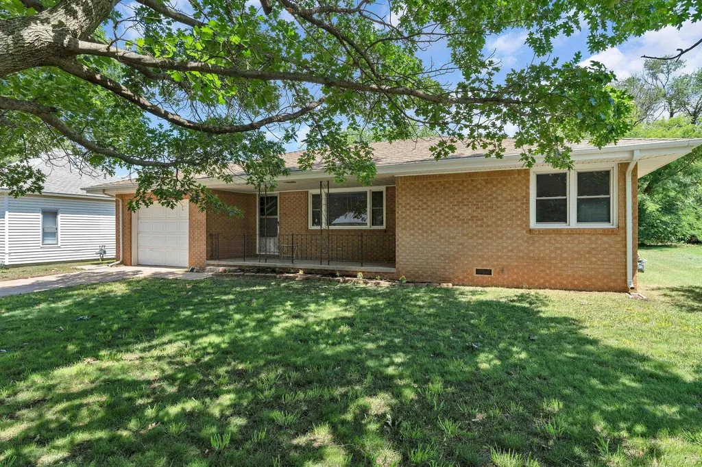 152 W Wallace Street Kingman KS 67068