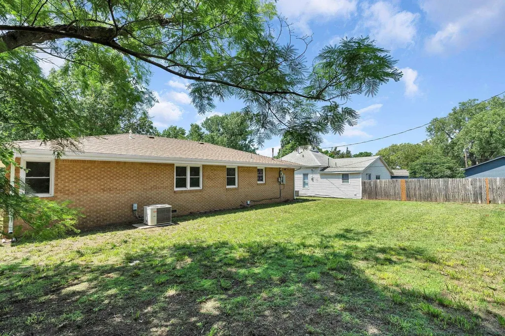 152 W Wallace Street Kingman KS 67068