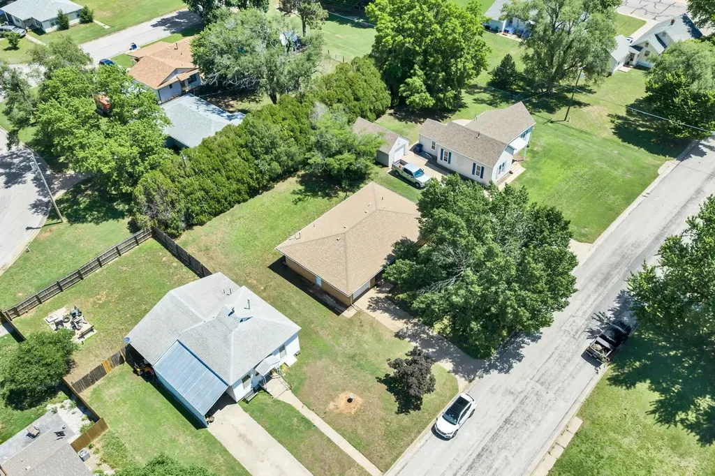 152 W Wallace Street Kingman KS 67068