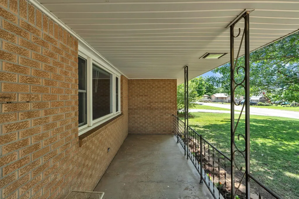152 W Wallace Street Kingman KS 67068
