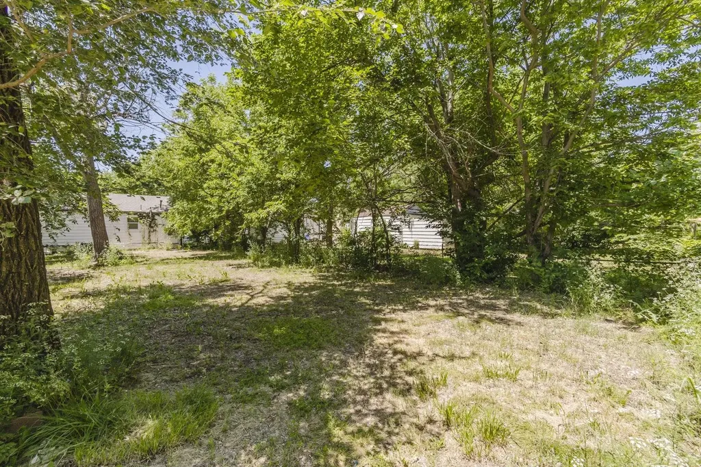 1648 S Millwood Wichita KS 67213