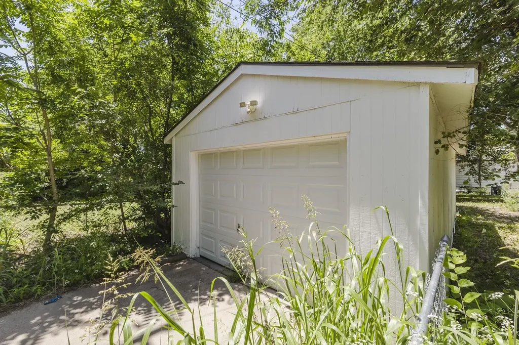 1648 S Millwood Wichita KS 67213
