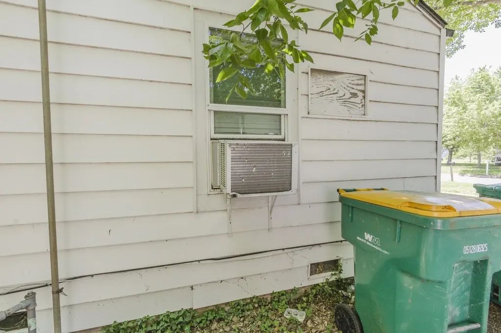 1648 S Millwood Wichita KS 67213