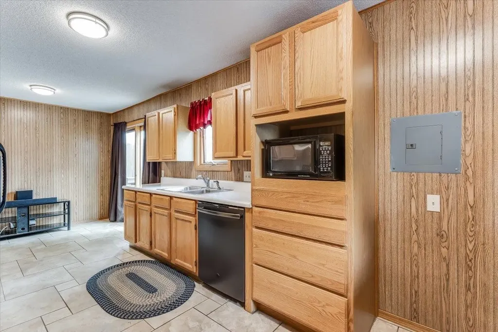 1409 E Georgia Wichita KS 67217