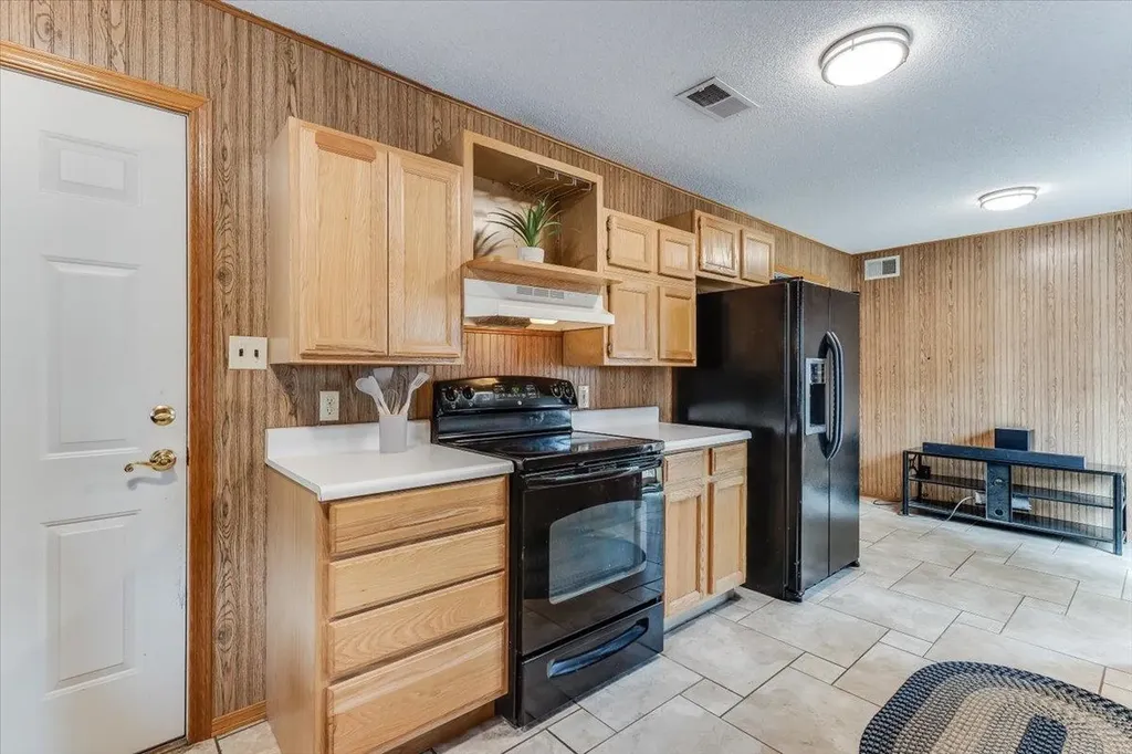 1409 E Georgia Wichita KS 67217