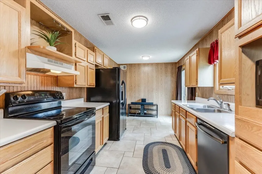 1409 E Georgia Wichita KS 67217