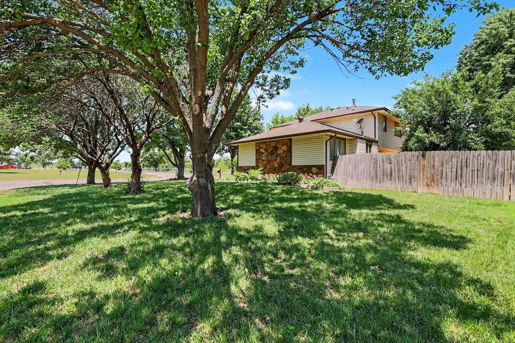 1400 S Todd Place Wichita KS 67207