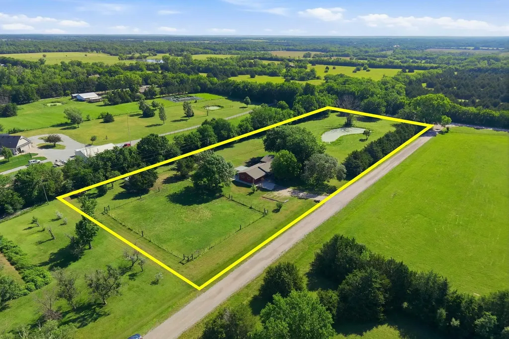 1625 N Single Tree Circle Andover KS 67002