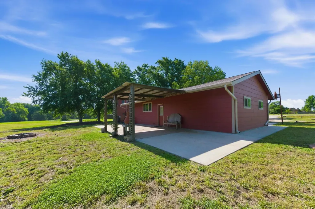 1625 N Single Tree Circle Andover KS 67002