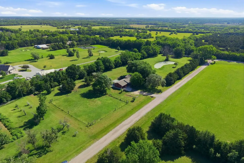 1625 N Single Tree Circle Andover KS 67002