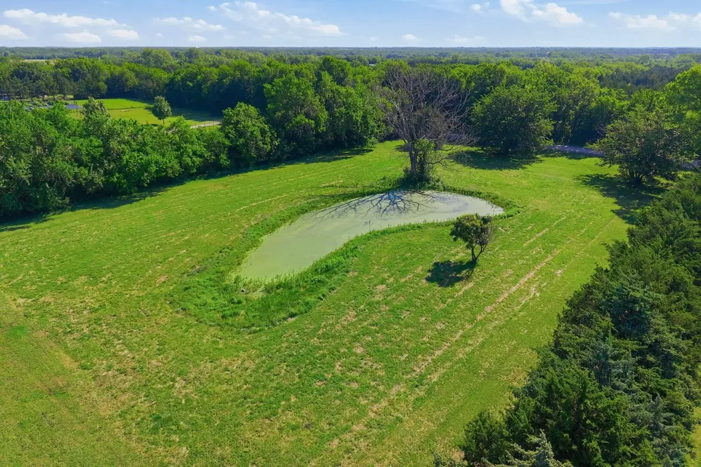 1625 N Single Tree Circle Andover KS 67002