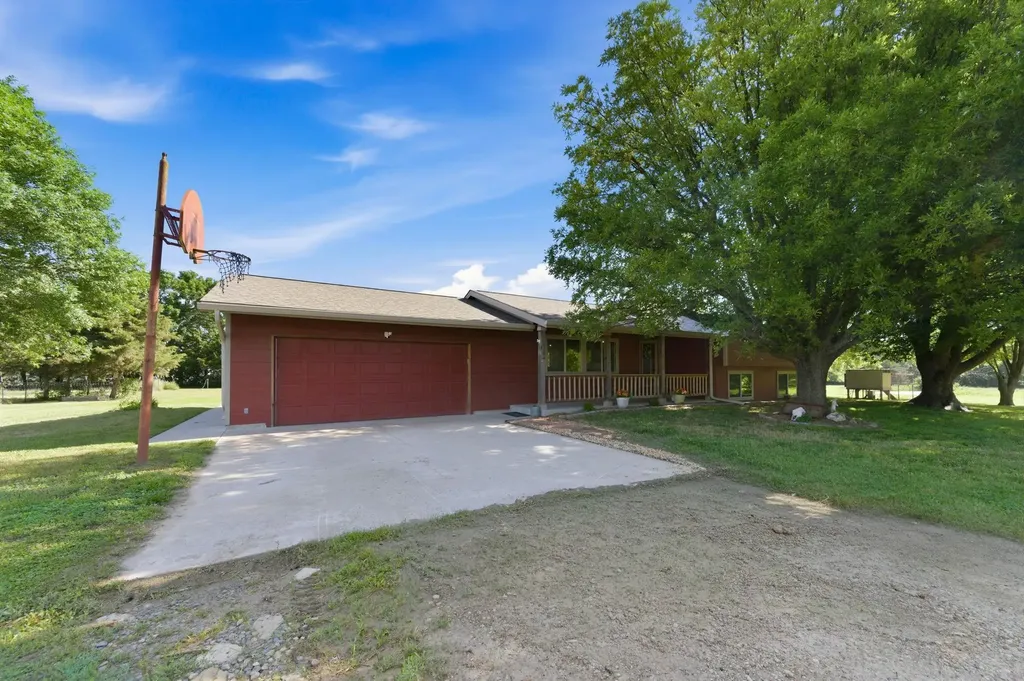 1625 N Single Tree Circle Andover KS 67002