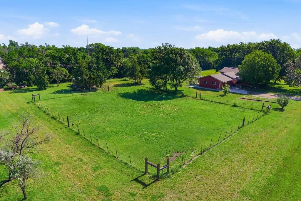 1625 N Single Tree Circle Andover KS 67002