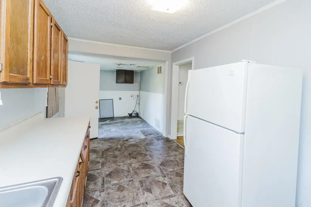 1843 N Litchfield Wichita KS 67203