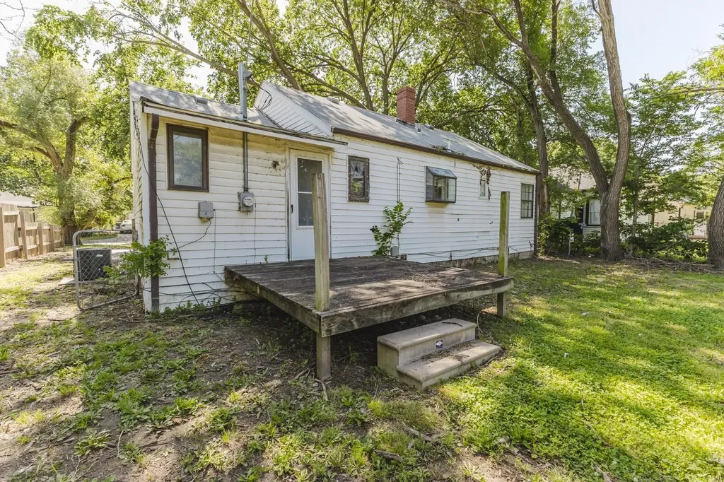 1843 N Litchfield Wichita KS 67203