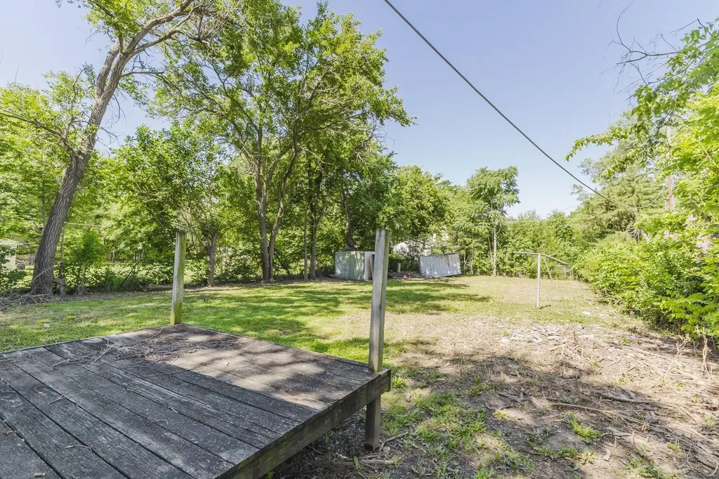 1843 N Litchfield Wichita KS 67203