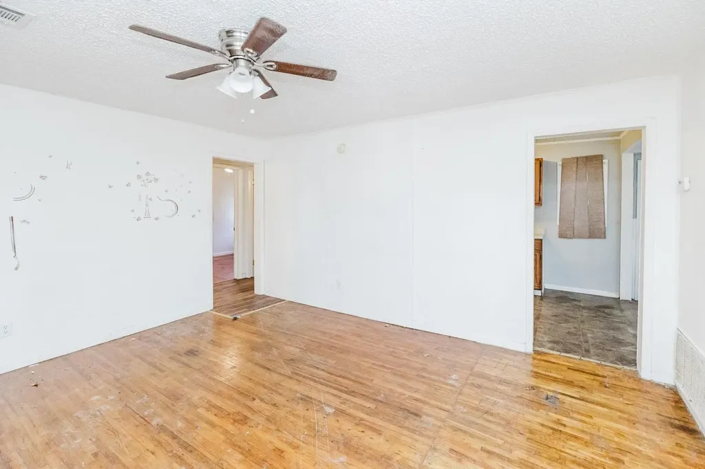 1843 N Litchfield Wichita KS 67203