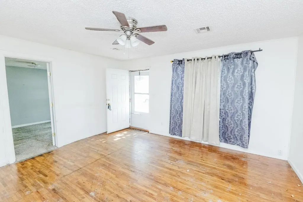 1843 N Litchfield Wichita KS 67203