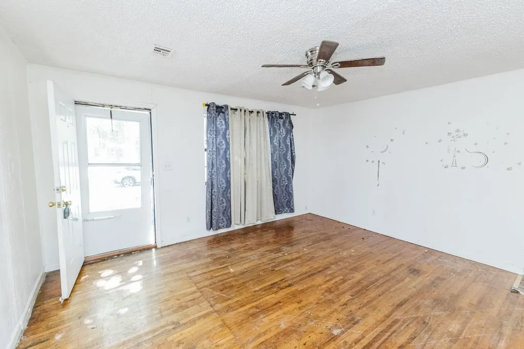 1843 N Litchfield Wichita KS 67203