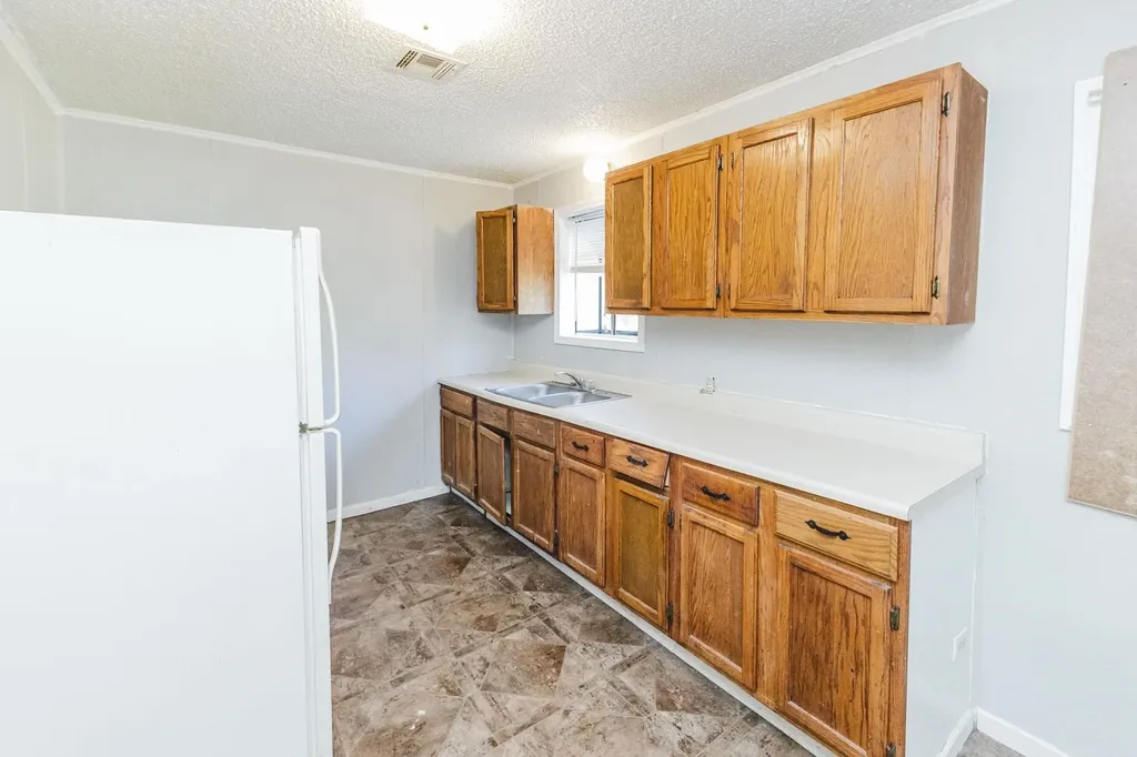 1843 N Litchfield Wichita KS 67203