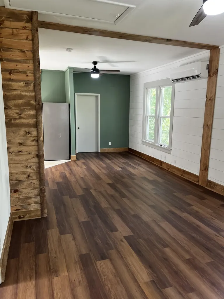 328 SW 3rd Newton KS 67114
