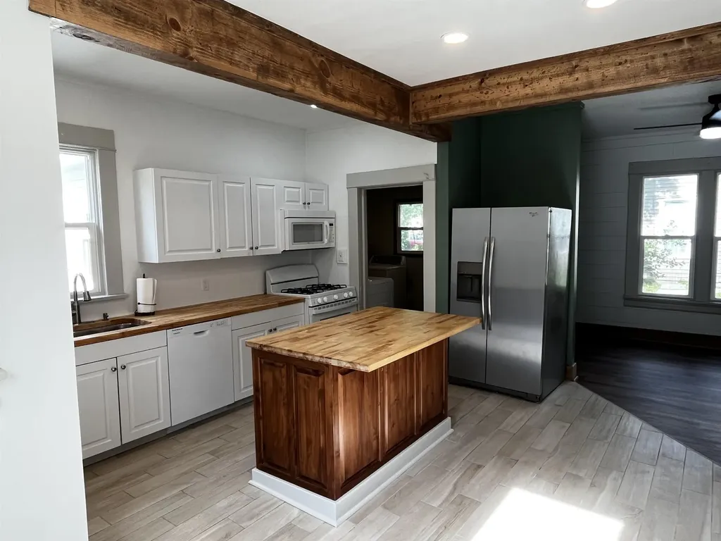 328 SW 3rd Newton KS 67114