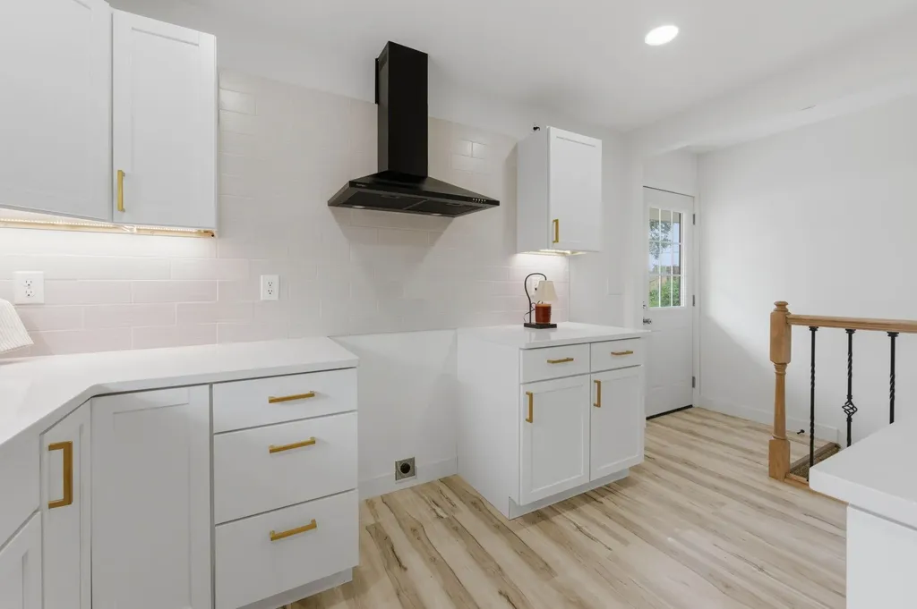 411 E 6th Street Valley Center KS 67147