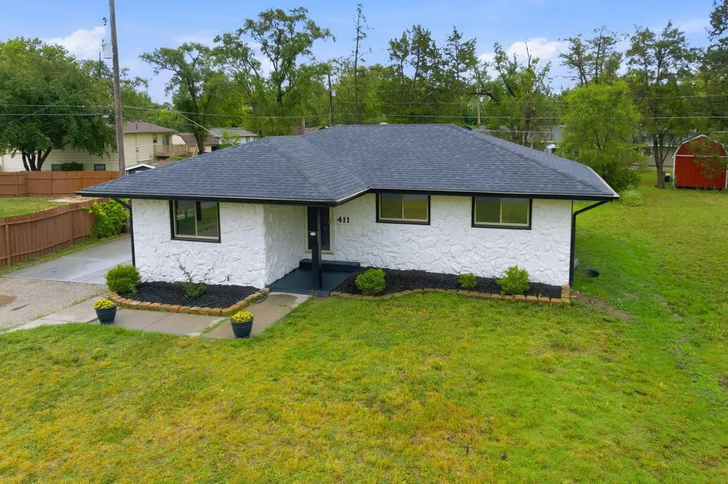 411 E 6th Street Valley Center KS 67147