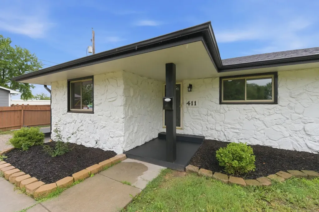 411 E 6th Street Valley Center KS 67147