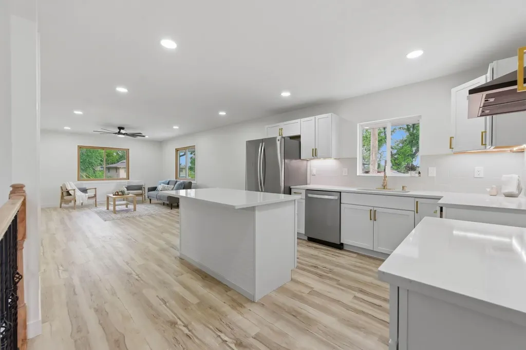 411 E 6th Street Valley Center KS 67147