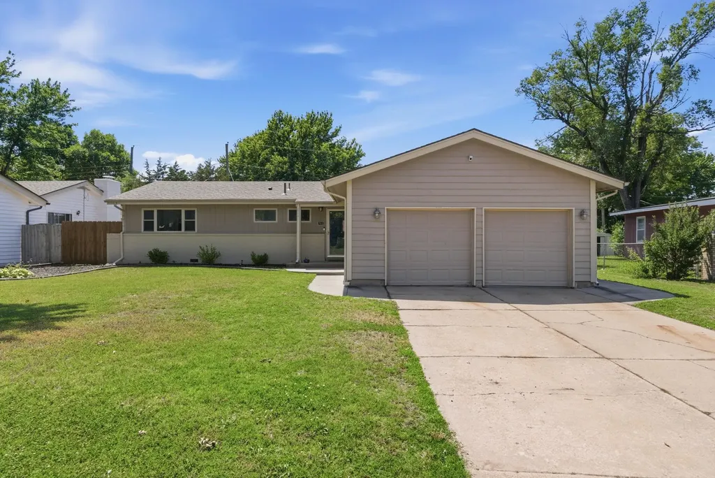 761 N Chickadee Wichita KS 67212