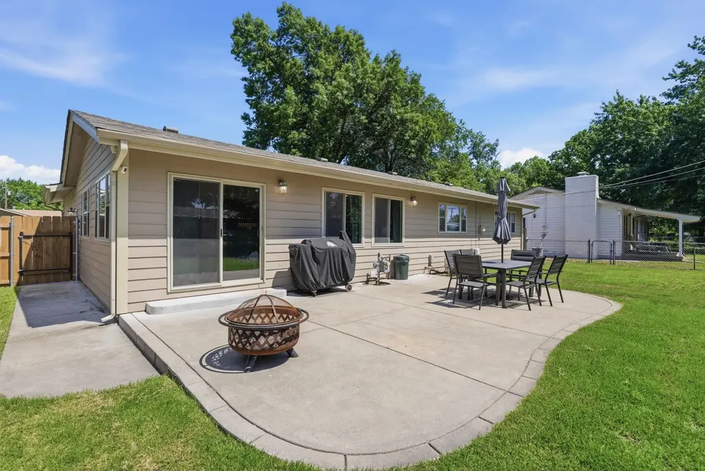 761 N Chickadee Wichita KS 67212