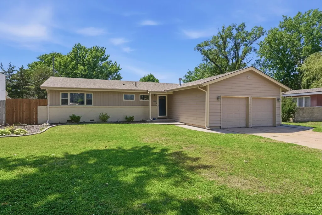 761 N Chickadee Wichita KS 67212