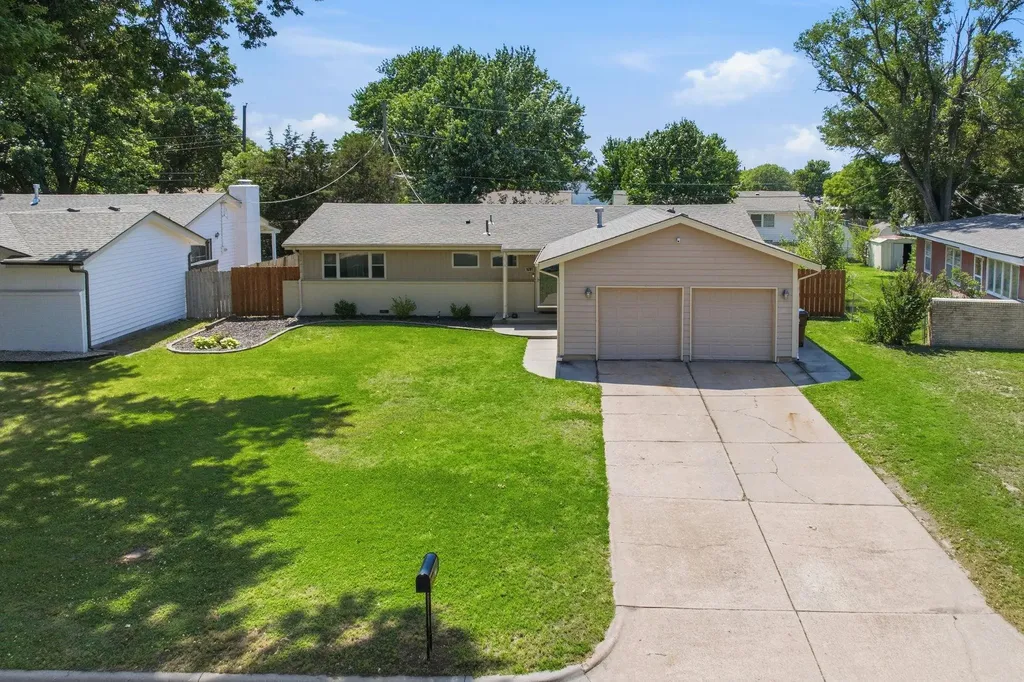 761 N Chickadee Wichita KS 67212