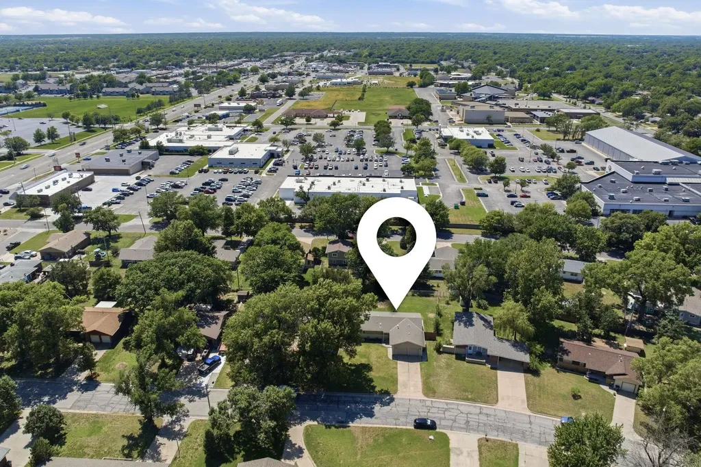 761 N Chickadee Wichita KS 67212