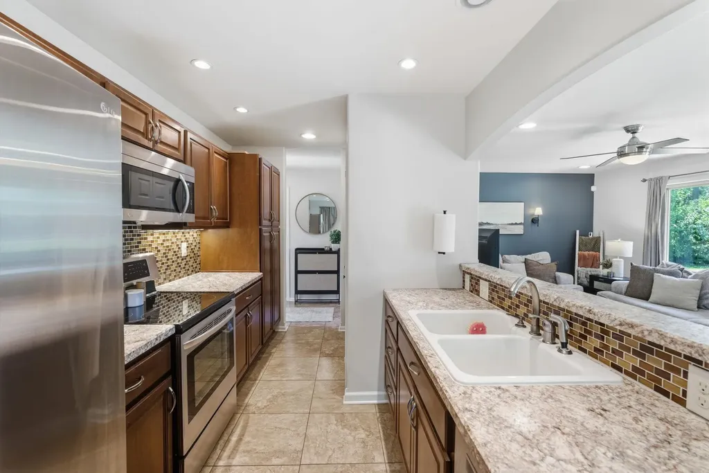 761 N Chickadee Wichita KS 67212