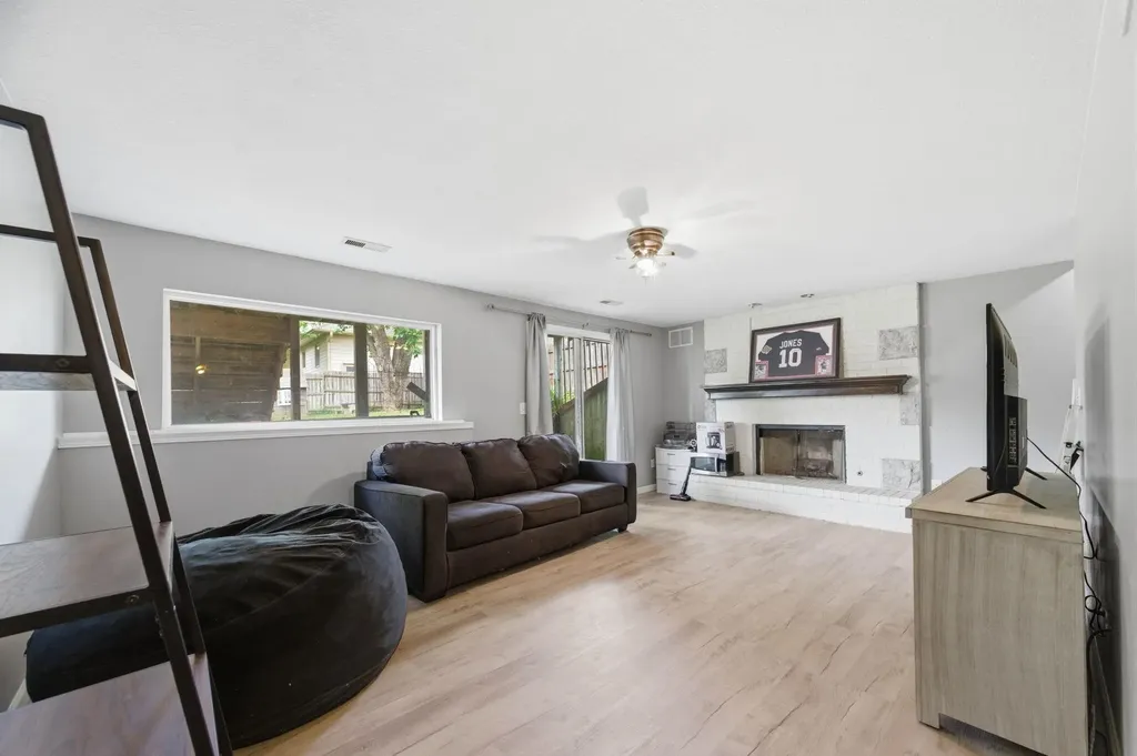 412 W 7th Avenue Cheney KS 67025