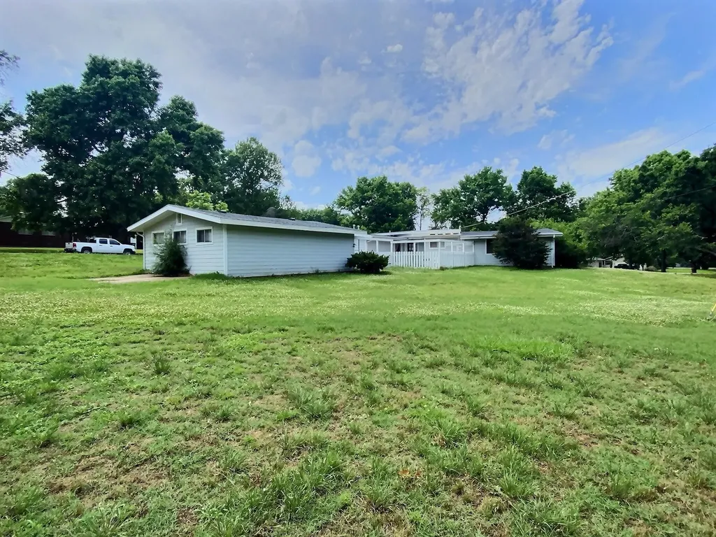29 Eastwood Drive Arkansas City KS 67005