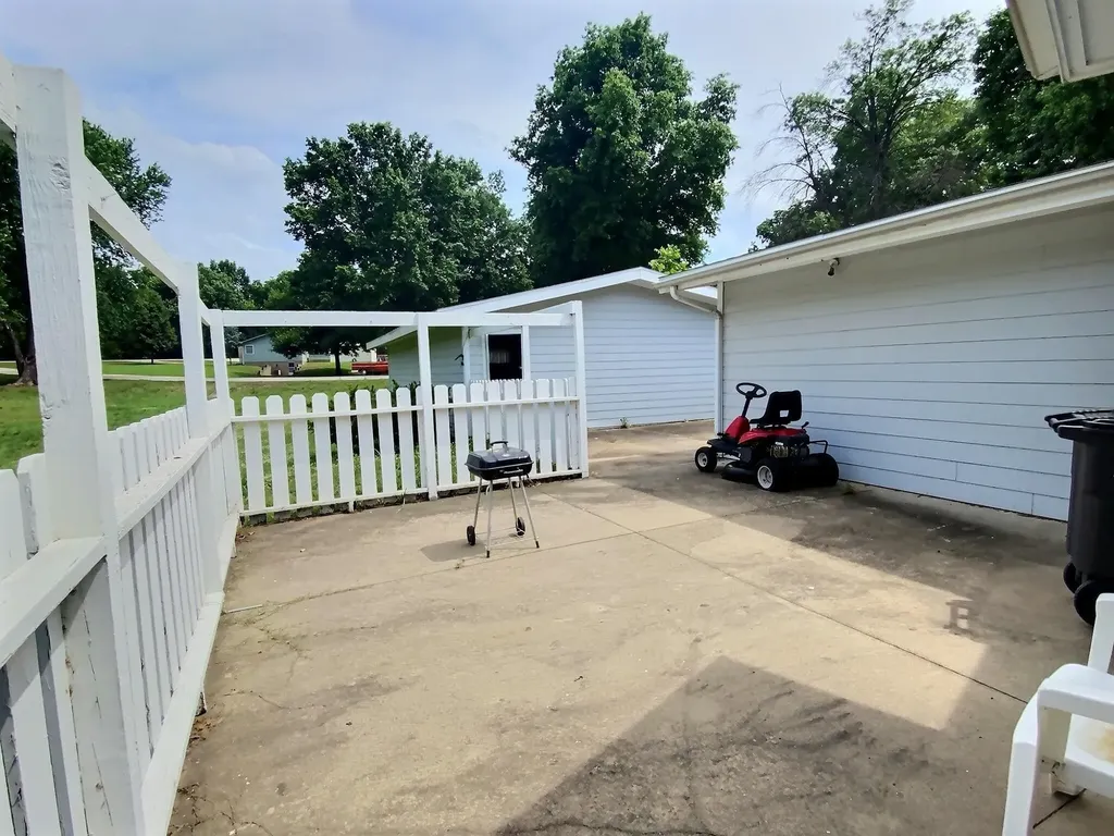 29 Eastwood Drive Arkansas City KS 67005