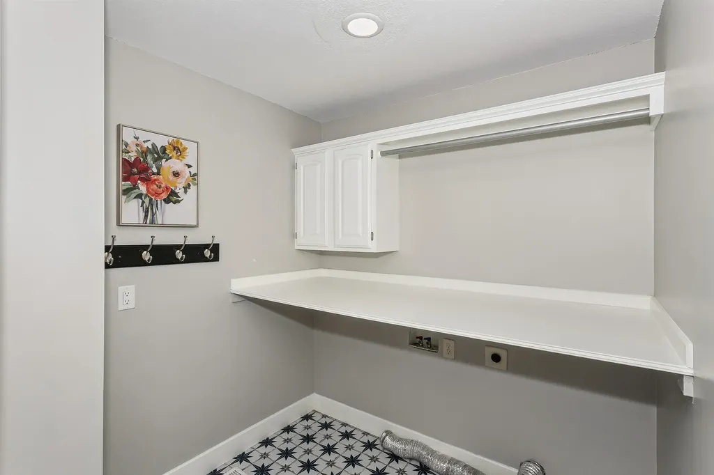3106 N Lakecrest Circle Wichita KS 67205