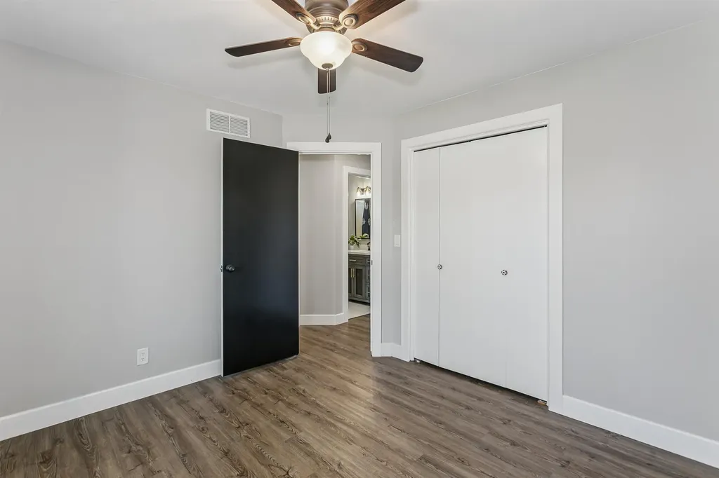 3106 N Lakecrest Circle Wichita KS 67205