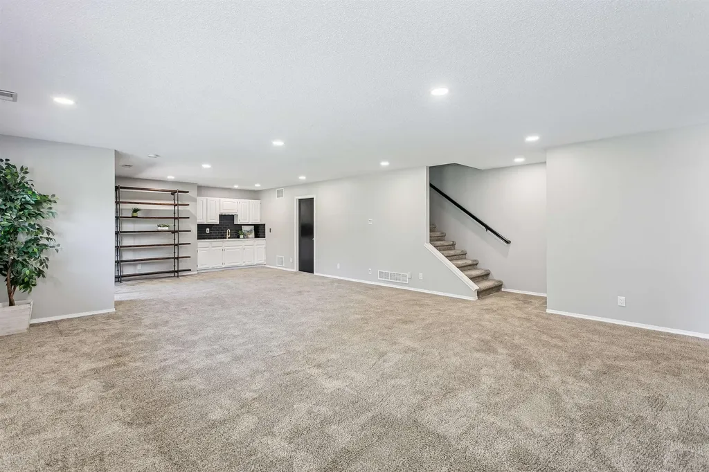 3106 N Lakecrest Circle Wichita KS 67205