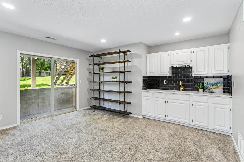 3106 N Lakecrest Circle Wichita KS 67205