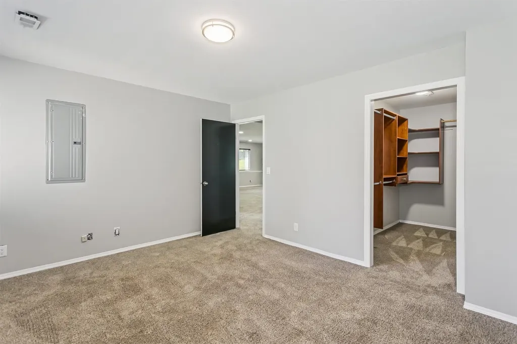 3106 N Lakecrest Circle Wichita KS 67205